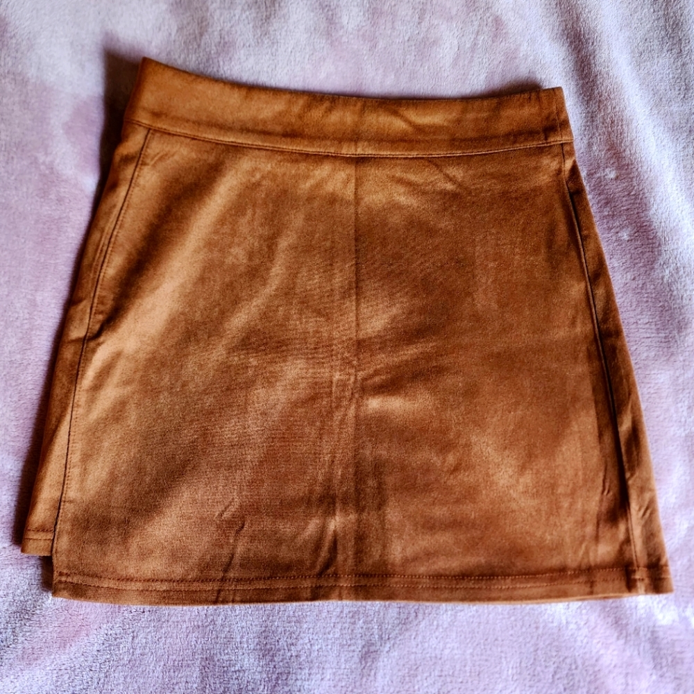 Women's Solid Bodycon Faux Suede Mini Skirt - Picture 4 of 5
